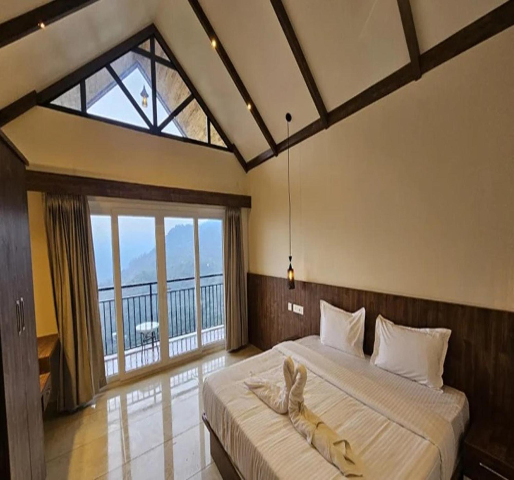 Karimb Resorts Vallikavungal Exteriör bild