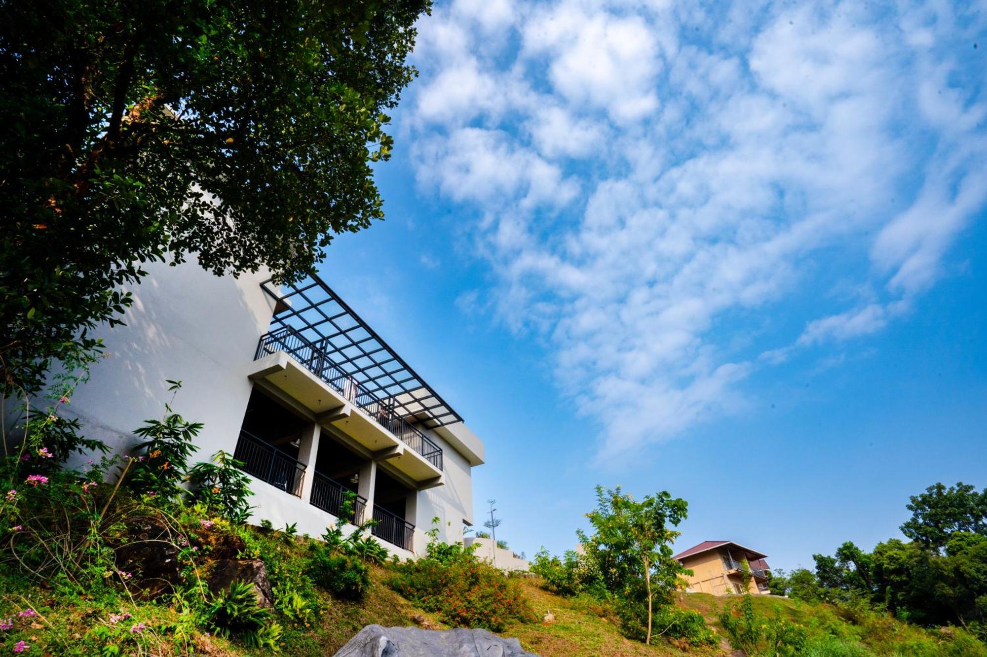 Karimb Resorts Vallikavungal Exteriör bild